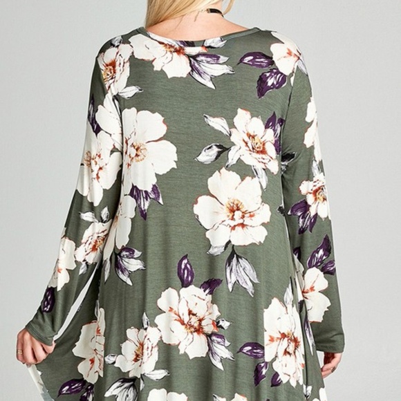 New Green shark bite floral blouse - Picture 5 of 8